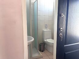 Phaedrus Living: Hoopoe Residencies 203