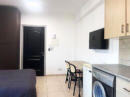 Phaedrus Living: Hoopoe Residencies 203