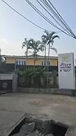 Flora Suites