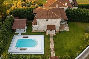Crown Villa Aphrodite With Private Pool