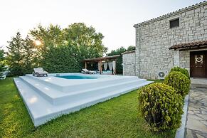 Crown Villa Aphrodite With Private Pool