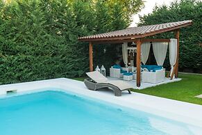 Crown Villa Aphrodite With Private Pool