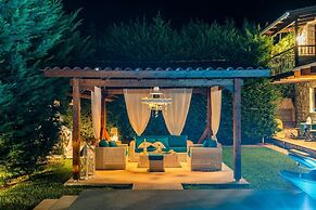 Crown Villa Aphrodite With Private Pool