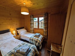 Rustic Lodge Retreat at Riverview Holiday Park