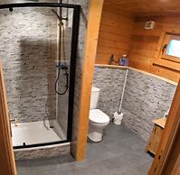 Rustic Lodge Retreat at Riverview Holiday Park