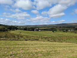 Rustic Lodge Retreat at Riverview Holiday Park