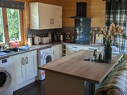 Rustic Lodge Retreat at Riverview Holiday Park