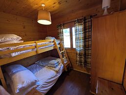 Rustic Lodge Retreat at Riverview Holiday Park