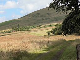 Rustic Lodge Retreat at Riverview Holiday Park