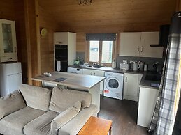 Rustic Lodge Retreat at Riverview Holiday Park