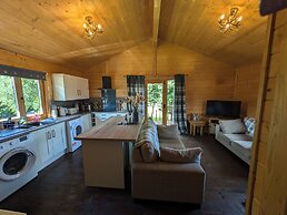 Rustic Lodge Retreat at Riverview Holiday Park