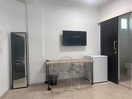 Phaedrus Living: Hoopoe Residencies 102