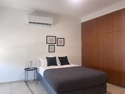 Phaedrus Living: Hoopoe Residencies 102