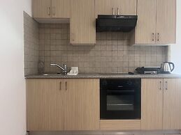 Phaedrus Living: Hoopoe Residencies 102