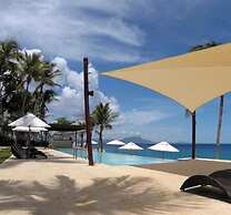 Beachfront Condo Airport transport incl