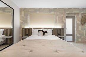 The Weekender by Otium