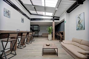 XLiving Host & Rooms