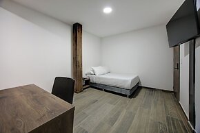 XLiving Host & Rooms