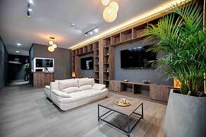 XLiving Host & Rooms