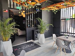 XLiving Host & Rooms