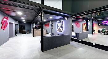 XLiving Host & Rooms