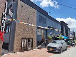 XLiving Host & Rooms