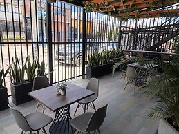 XLiving Host & Rooms