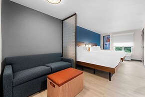 Everhome Suites Fayetteville near Fort Bragg