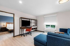 Everhome Suites Fayetteville near Fort Bragg