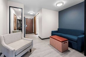 Everhome Suites Fayetteville near Fort Bragg