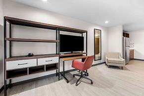 Everhome Suites Fayetteville near Fort Bragg