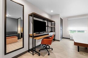 Everhome Suites Fayetteville near Fort Bragg