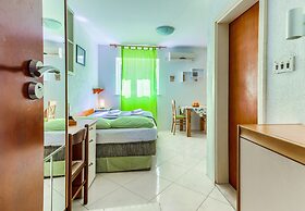 Apartments Filipovic with garden