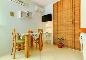 Apartments Filipovic with garden