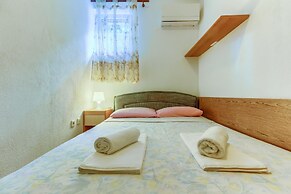 Apartments Filipovic with garden