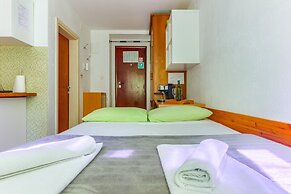 Apartments Filipovic with garden