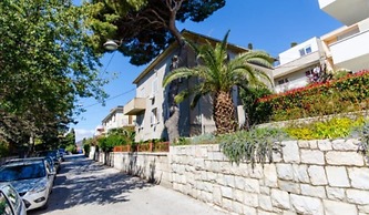 Apartments Filipovic with garden
