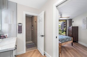 Hip Hawaiian Oceanfront Vistas