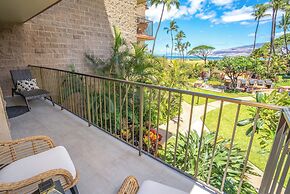 Hip Hawaiian Oceanfront Vistas