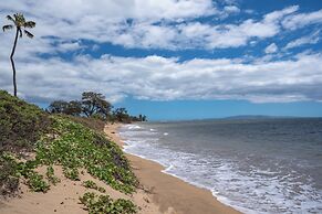 Hip Hawaiian Oceanfront Vistas