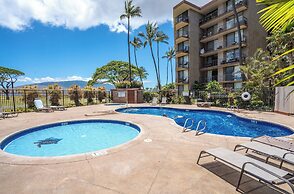 Hip Hawaiian Oceanfront Vistas