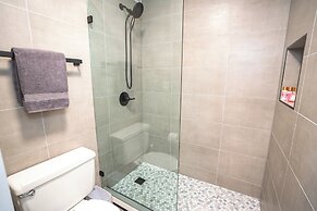 Hip Hawaiian Oceanfront Vistas