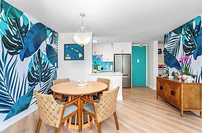 Hip Hawaiian Oceanfront Vistas