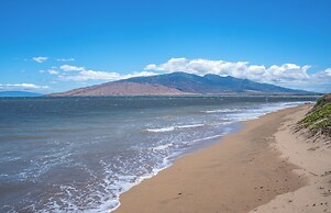 Hip Hawaiian Oceanfront Vistas