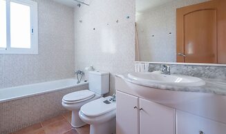 R141 - C6 Manila Resort Patio