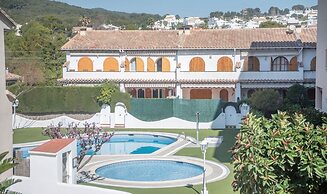 R141 - C6 Manila Resort Patio