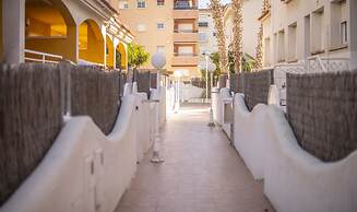 R141 - C6 Manila Resort Patio