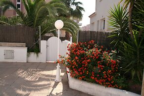 R142 - B4 Manila Resort Centrales