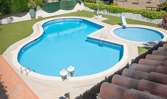 R142 - B4 Manila Resort Centrales