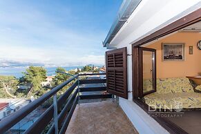 Apartments Lela next to the beach